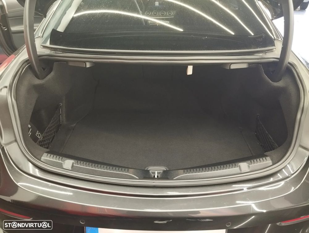 Mercedes-Benz E 220 d AMG Line - 18