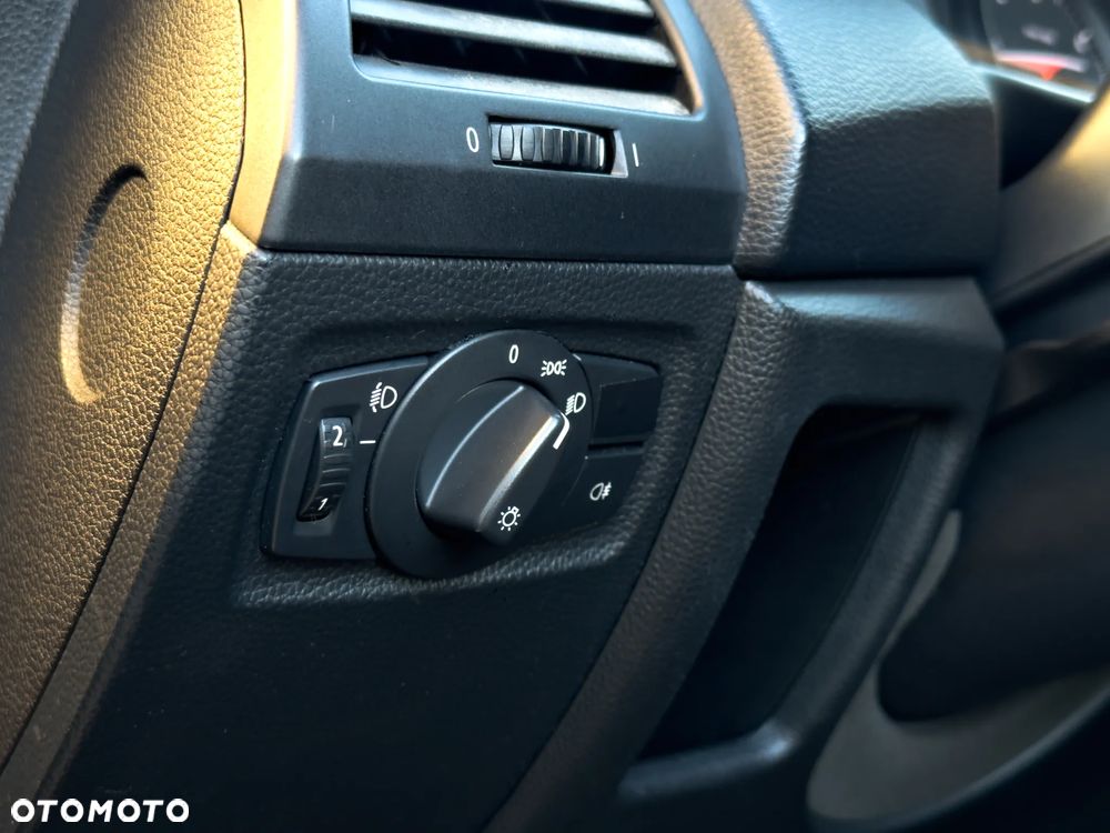 BMW Seria 1 120d DPF Edition Sport - 29