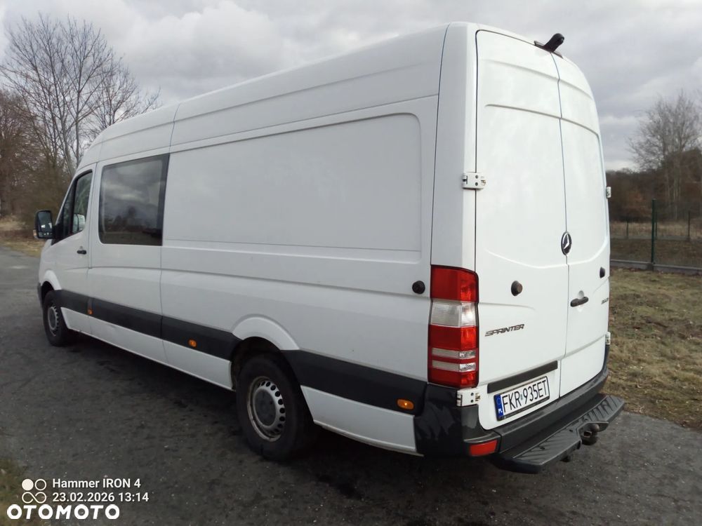 Mercedes-Benz Sprinter - 2