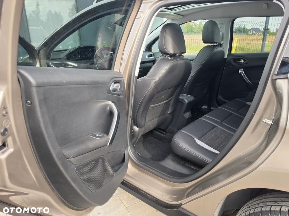 Peugeot 2008 - 30
