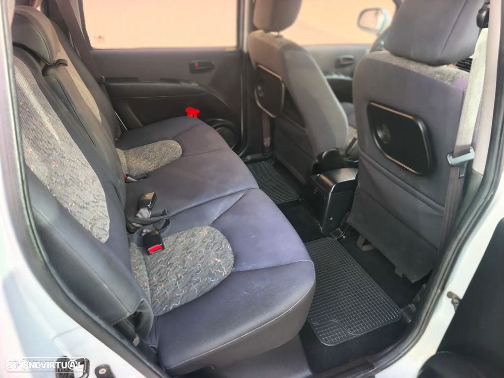 Hyundai Matrix 1.5 CRDi GLS - 17
