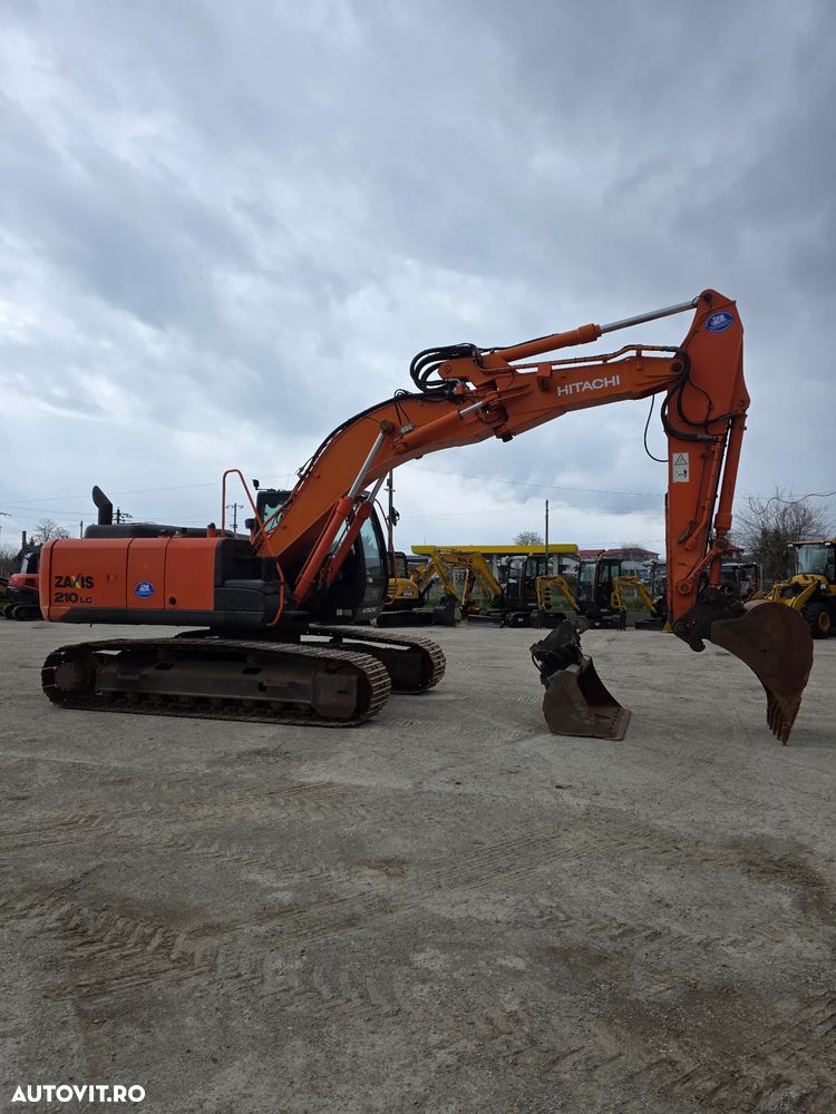 Hitachi ZX 210 LC excavator pe senile compact deporte. - 6