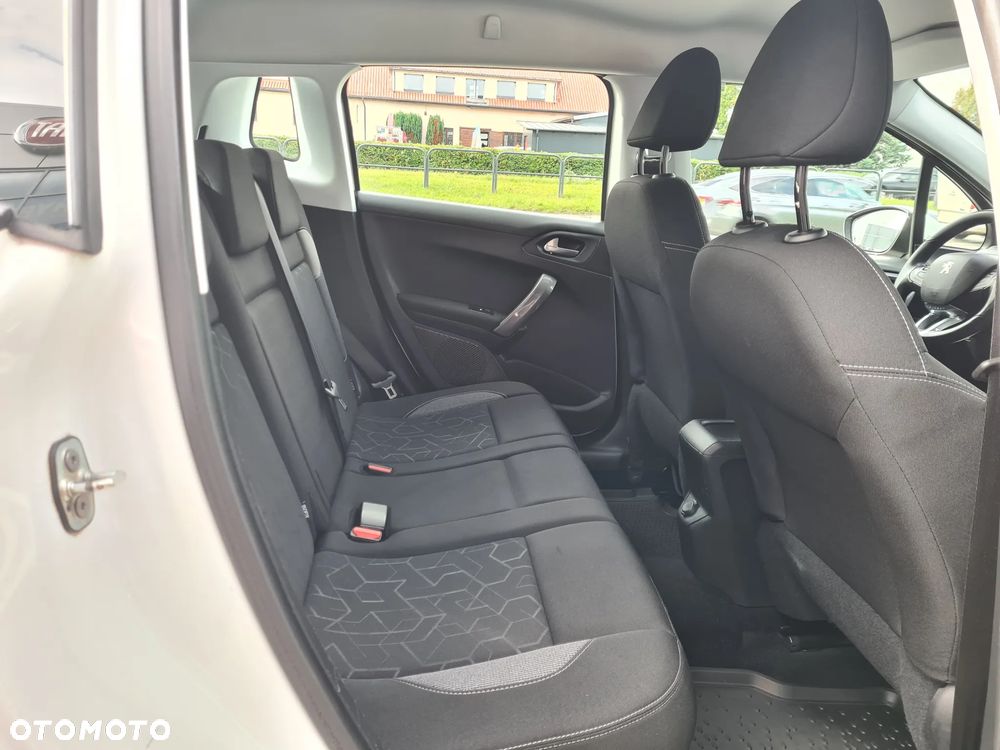 Peugeot 2008 1.2 Pure Tech Style S&S EAT6 - 22