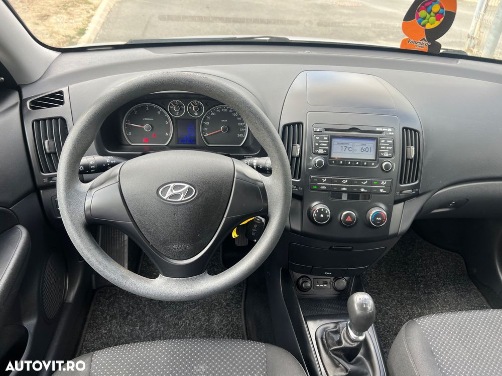 Hyundai i30 1.6 CRDI FIFA WM Edition - 7