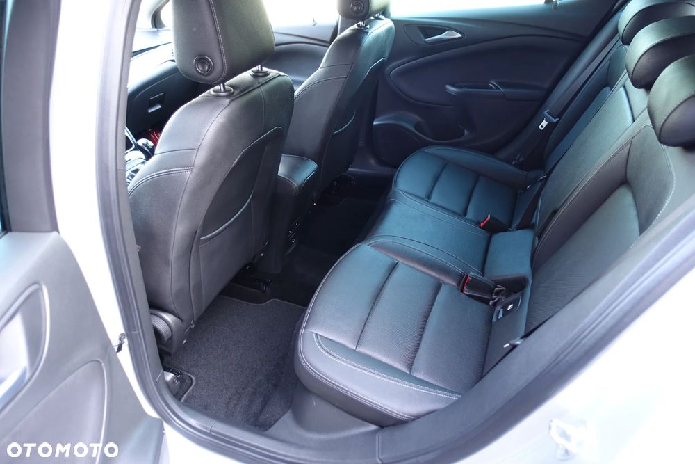 Opel Astra 1.6 D Start/Stop 120 Jahre - 21