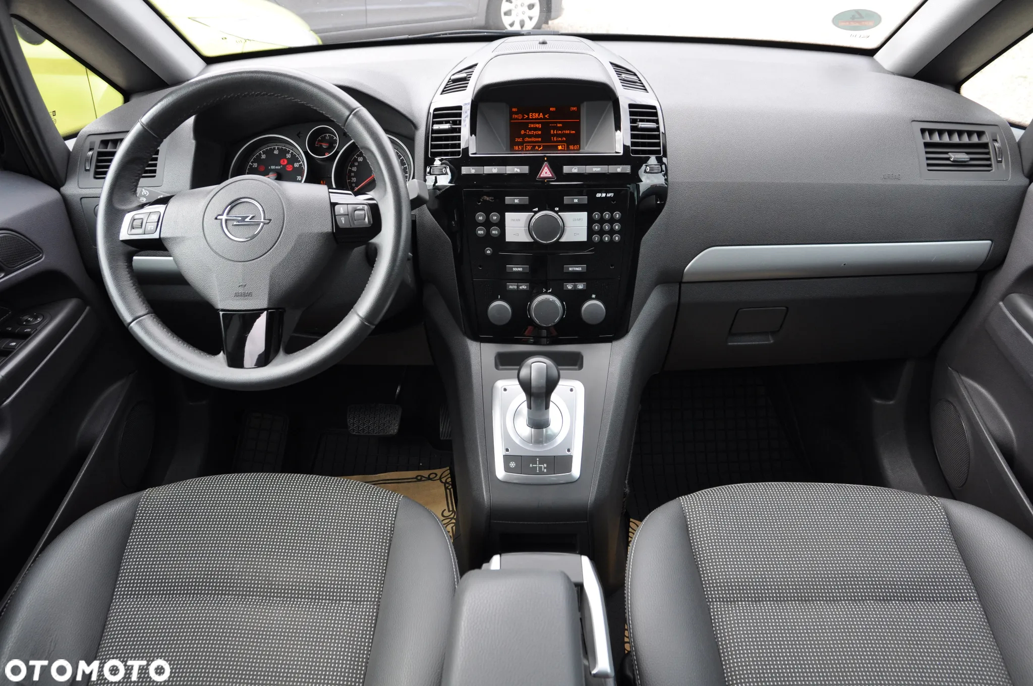 Opel Zafira 1.8 Essentia EasyTronic - 9