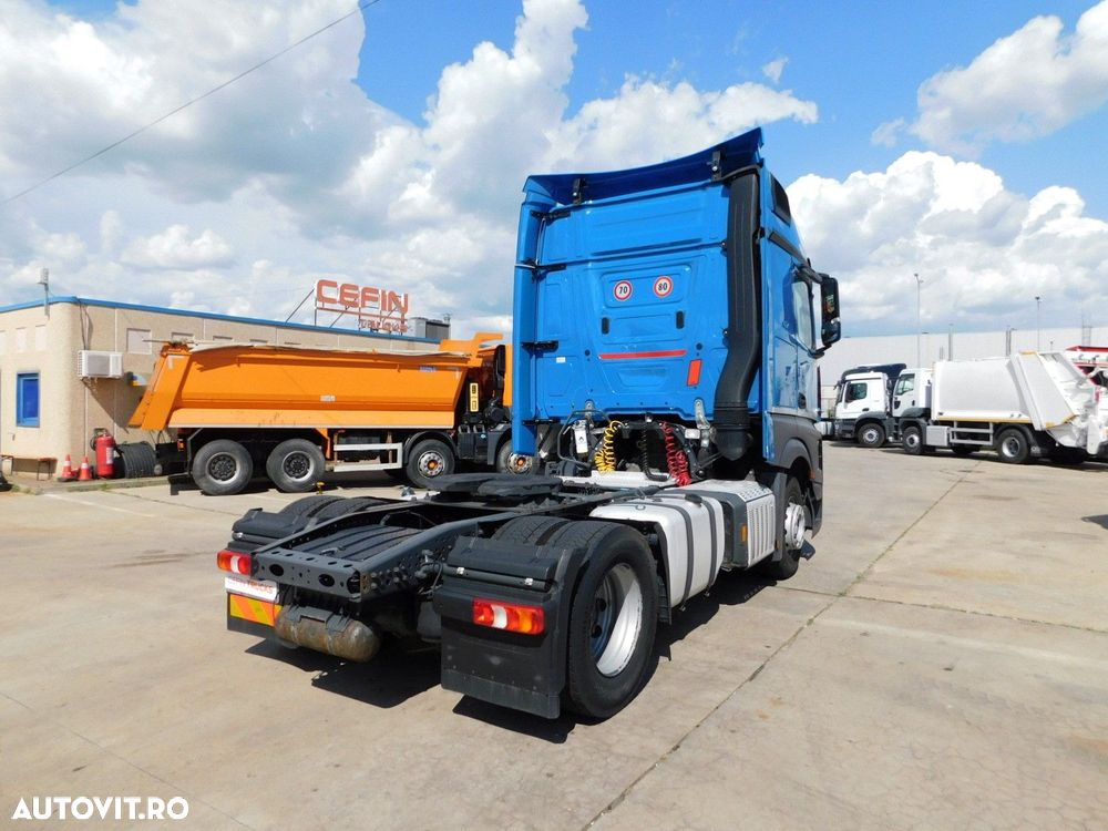 Mercedes-Benz Actros - 3