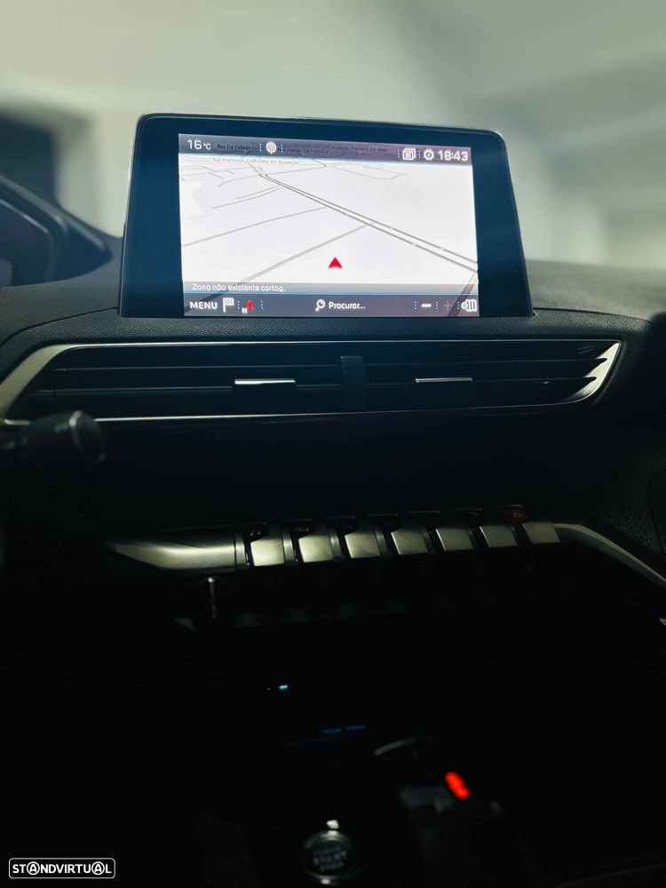 Peugeot 3008 PureTech 130 Stop & Start GPF EAT8 Allure - 30