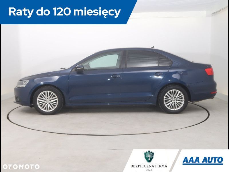 Volkswagen Jetta - 4