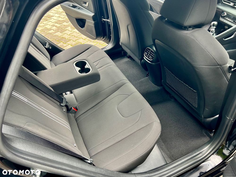 Hyundai Elantra 1.6 Smart - 12