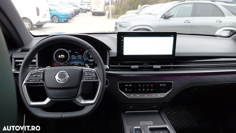 KG Mobility Rexton - 12