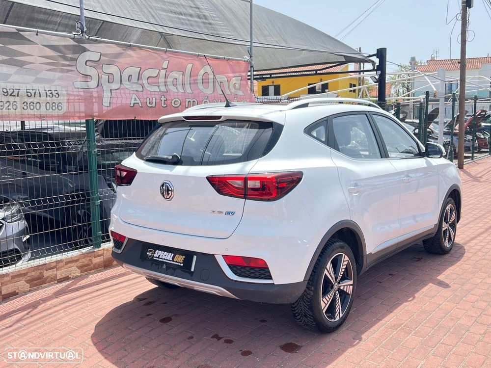 MG ZS Luxury - 4