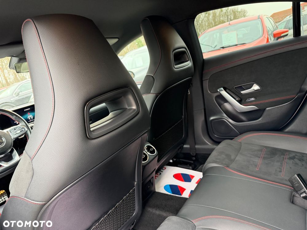 Mercedes-Benz CLA 180 AMG Line 7G-DCT - 29