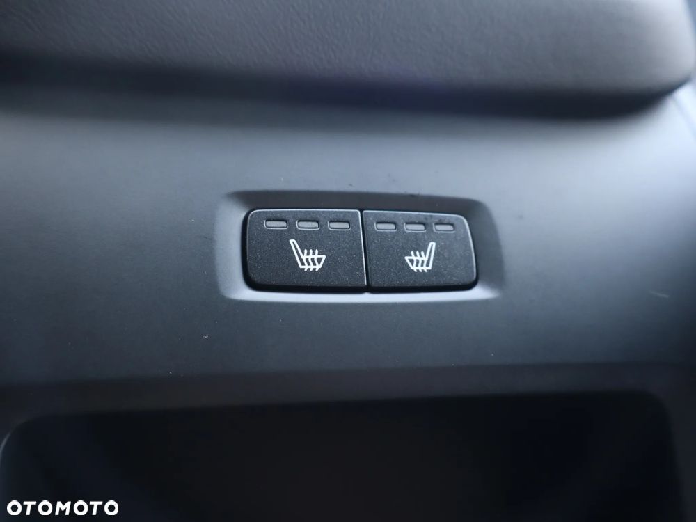 Volvo XC 60 B5 B AWD Plus Dark - 15