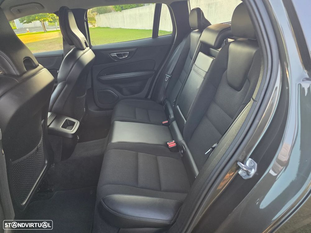 Volvo V60 2.0 D3 Momentum Core - 5
