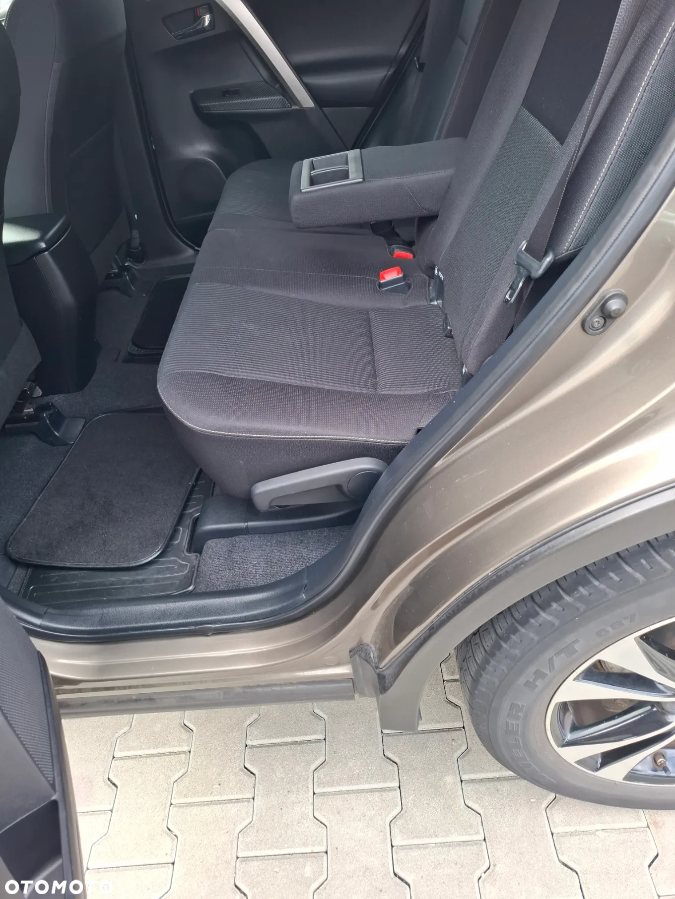 Toyota RAV4 2.0 D-4D Premium - 10