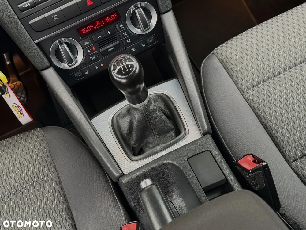 Audi A3 Sportback 2.0 TDI Ambiente - 33