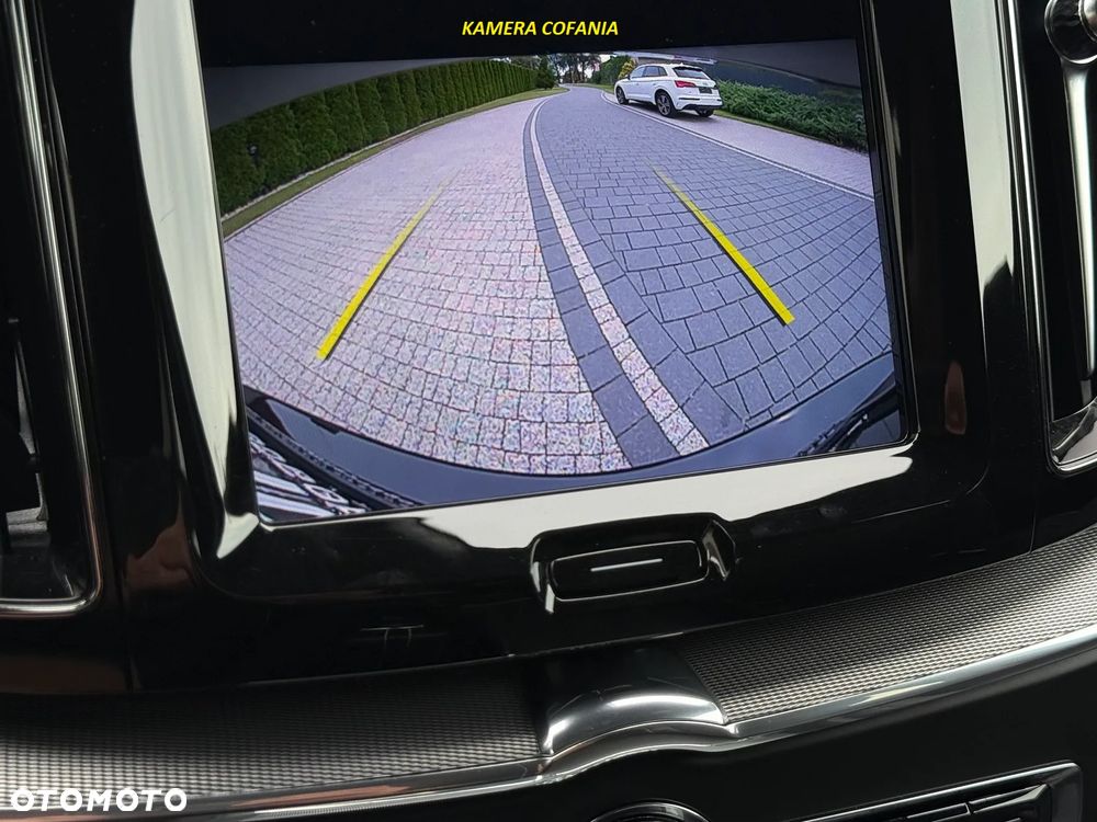 Volvo XC 60 B4 D AWD Plus Dark - 21