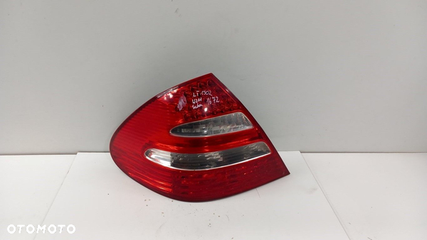 MERCEDES E KLASA W211 SEDAN LAMPA TYŁ LEWA LED