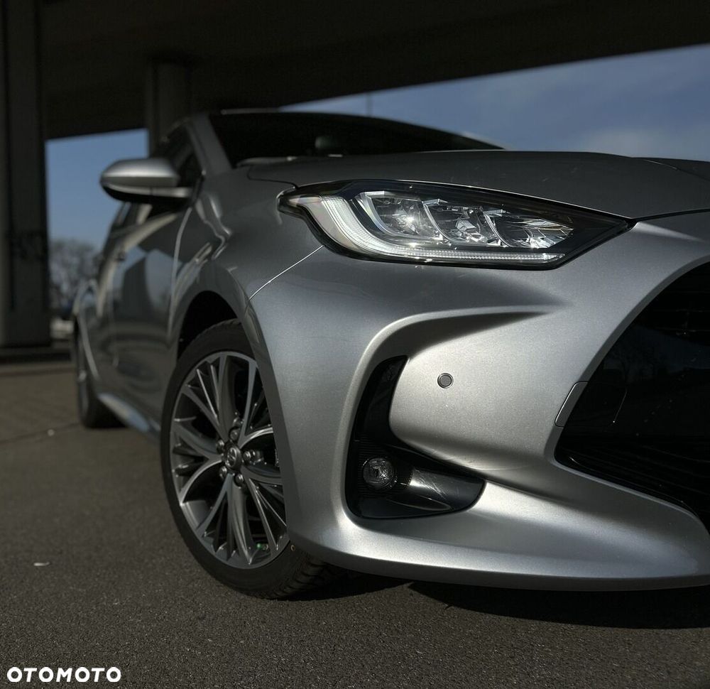 Toyota Yaris Hybrid 1.5 Executive - 11