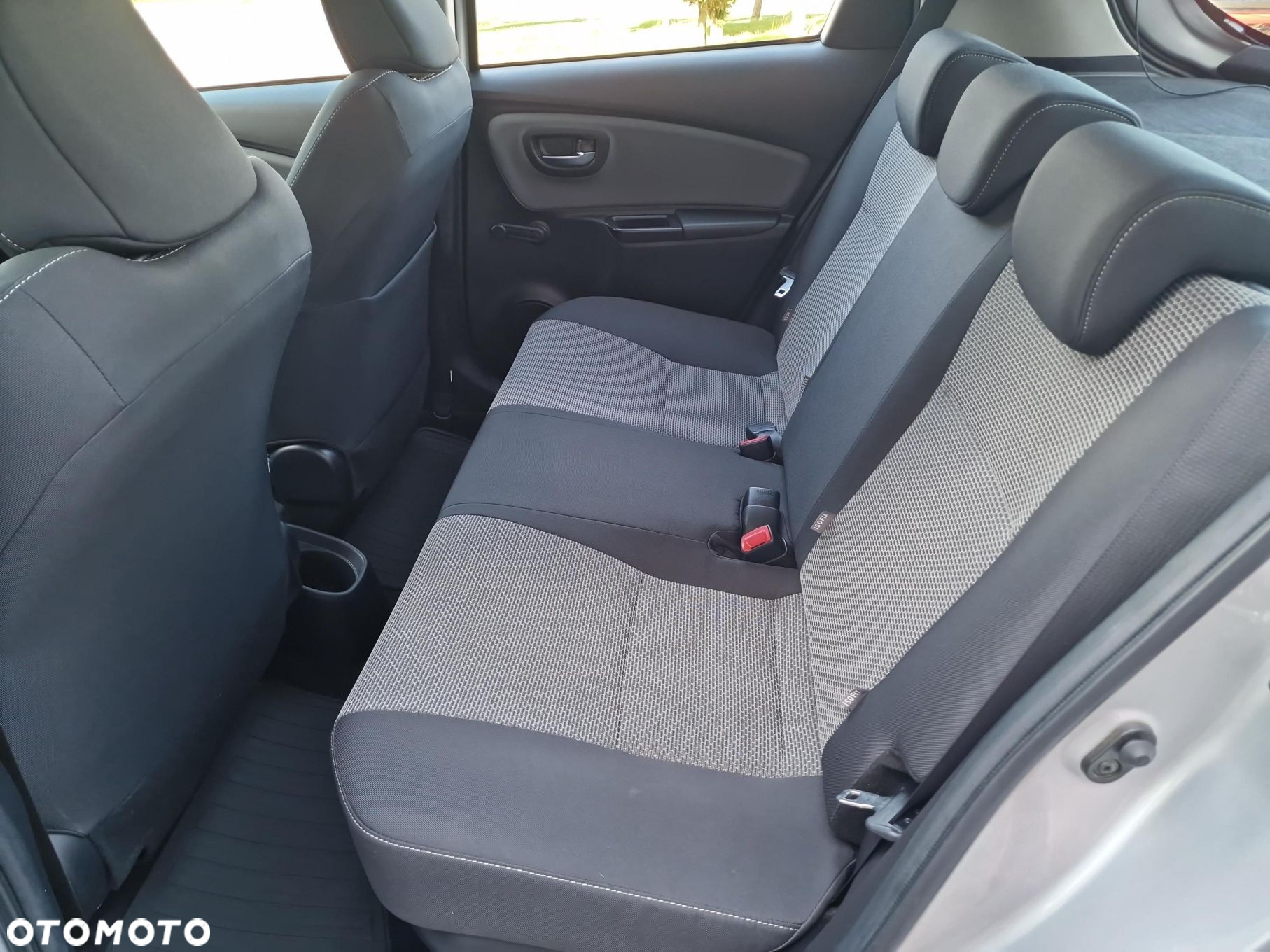 Toyota Yaris - 12