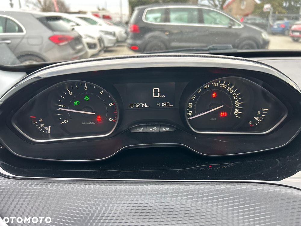 Peugeot 2008 1.6 BlueHDi Style - 26