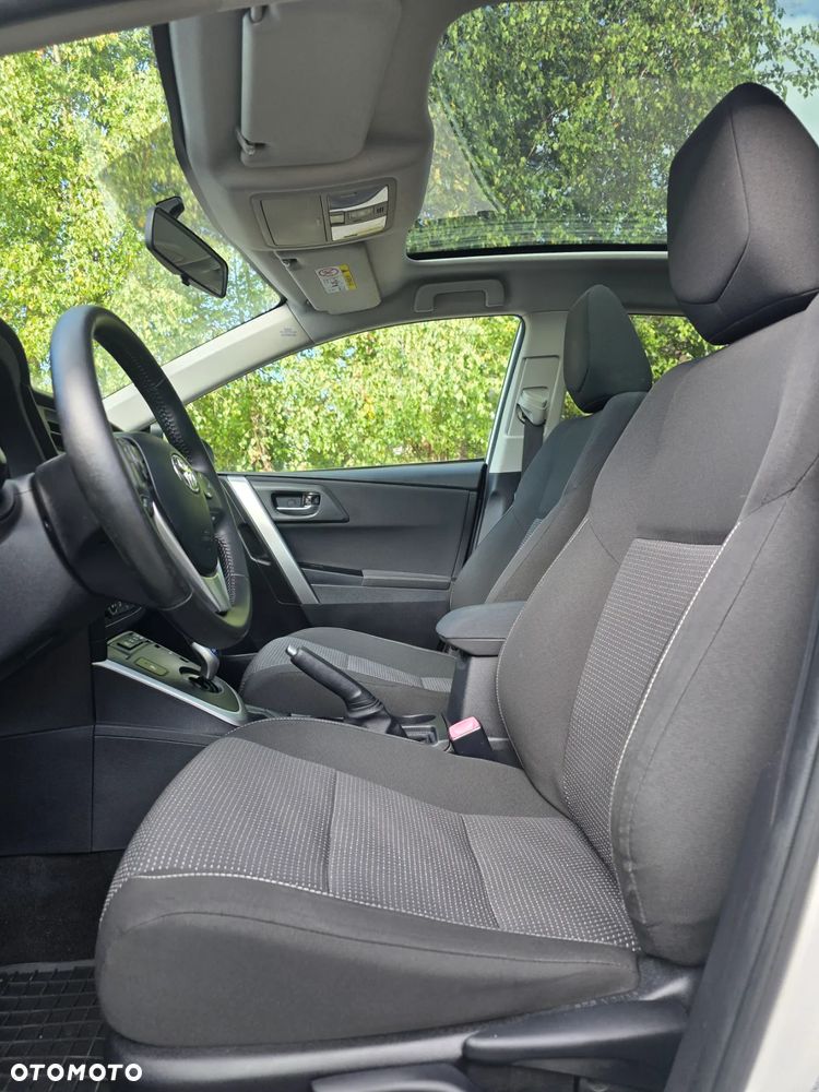 Toyota Auris 1.8 HSD Luna - 24