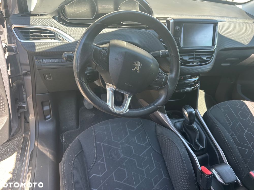 Peugeot 2008 1.2 Pure Tech Active S&S - 9