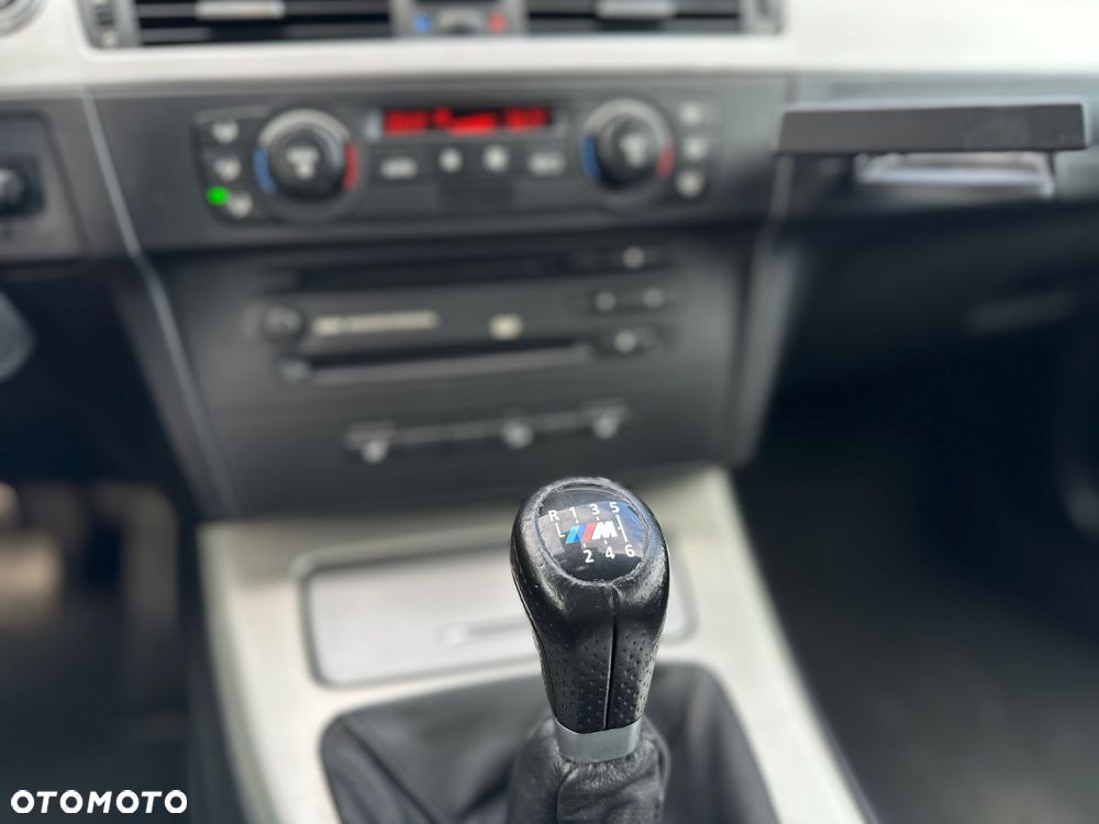 BMW Seria 3 330xi Touring - 19