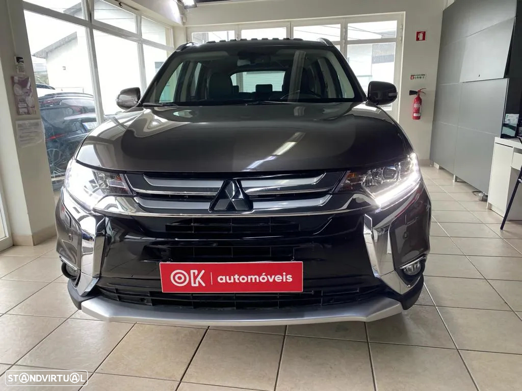 Mitsubishi Outlander 2.2 DI-D Intense - 25