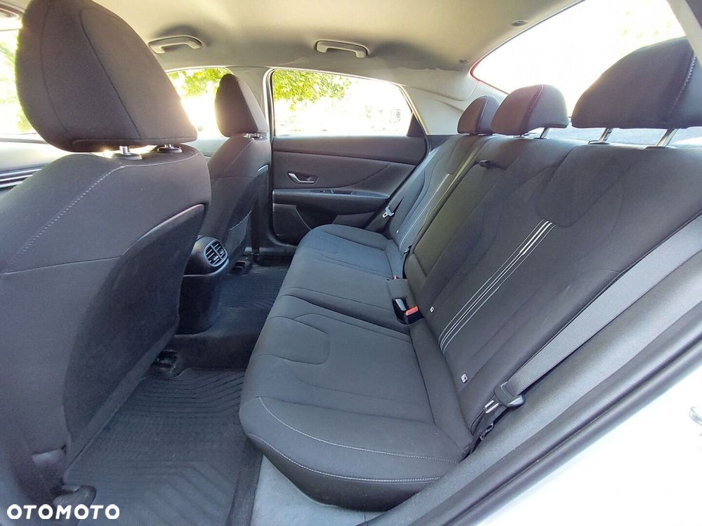 Hyundai Elantra 1.6 Smart - 10