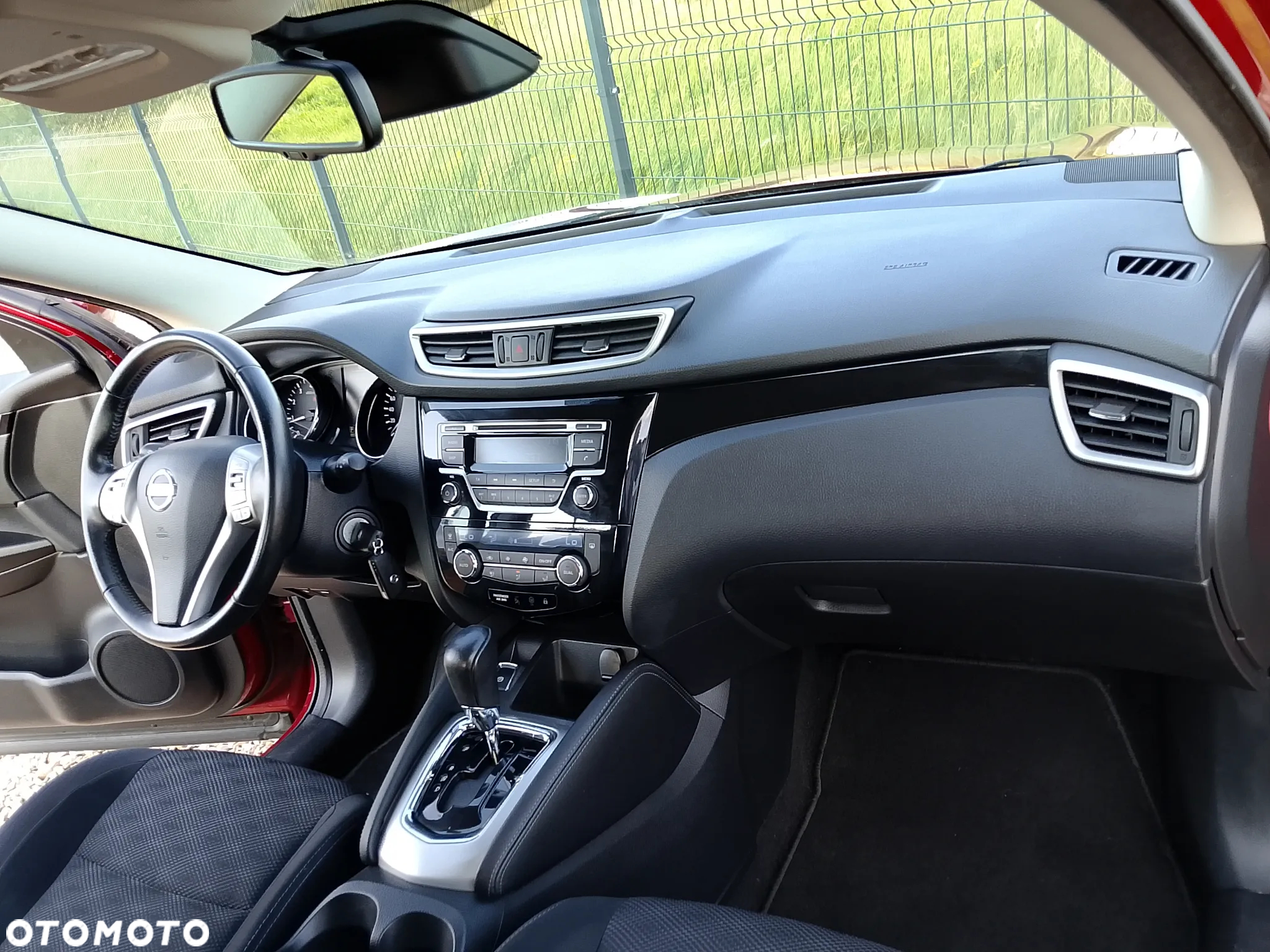 Nissan Qashqai 1.2 DIG-T Visia Xtronic EU6 - 28