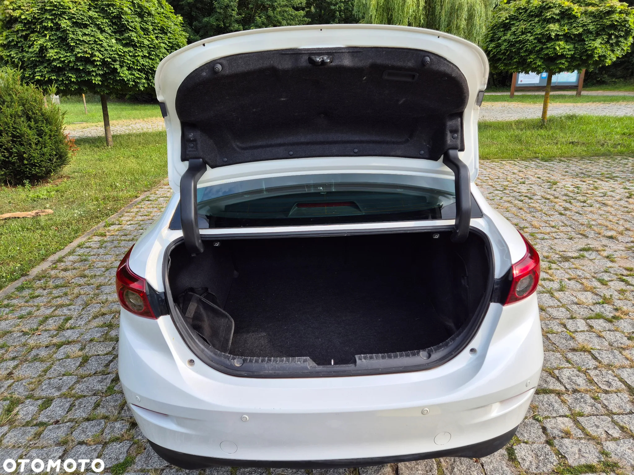 Mazda 3 - 10