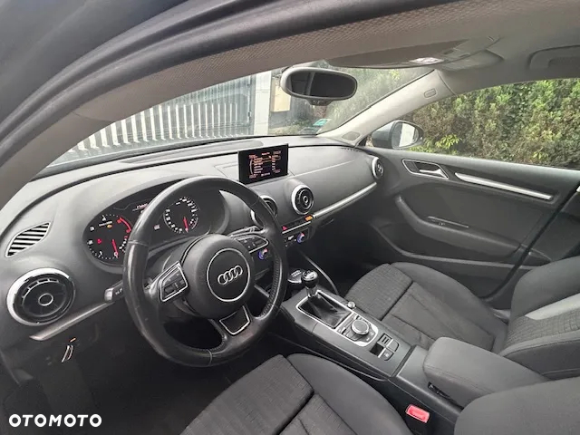 Audi A3 1.6 TDI Attraction - 8
