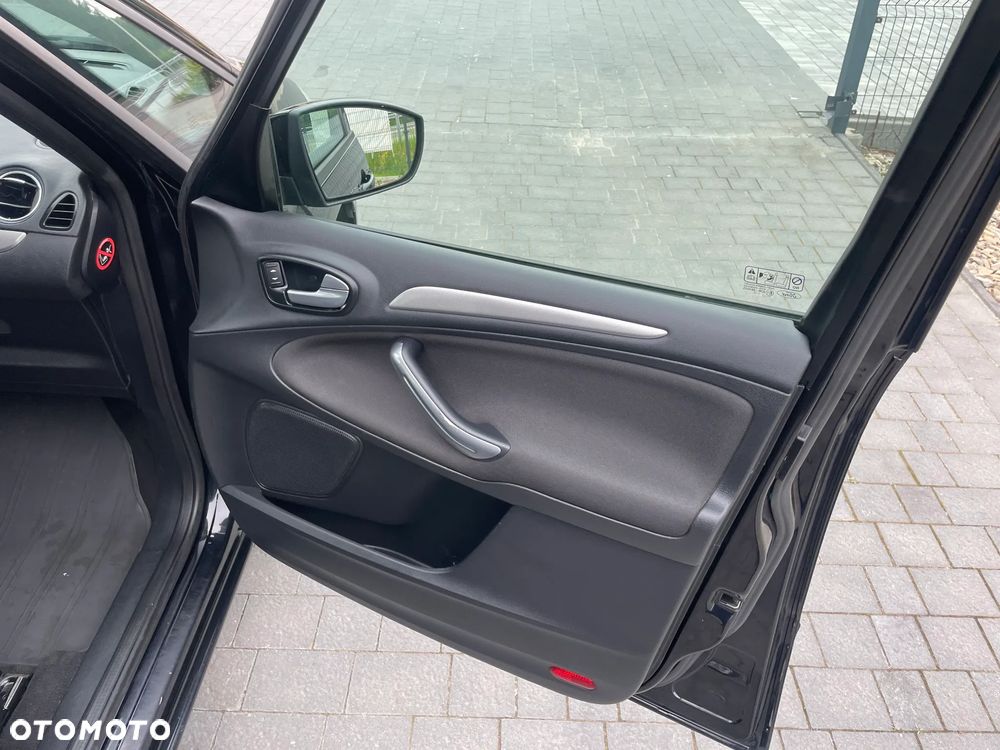Ford Galaxy 2.0 Business Edition - 25