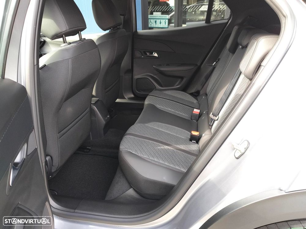 Peugeot 2008 1.2 PureTech Allure - 5