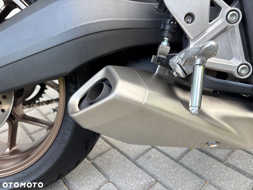Honda CB - 16