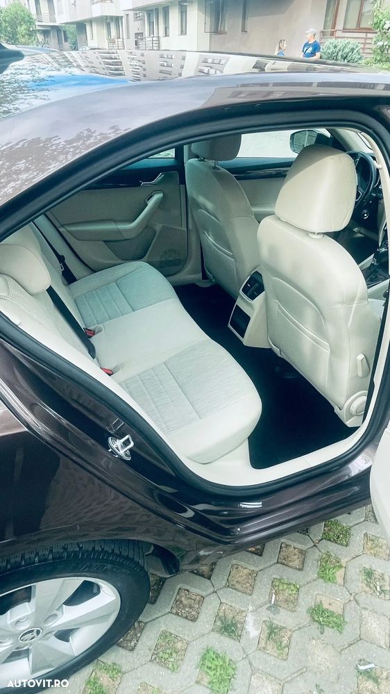 Skoda Octavia 1.4 TSI ELEGANCE DSG - 10