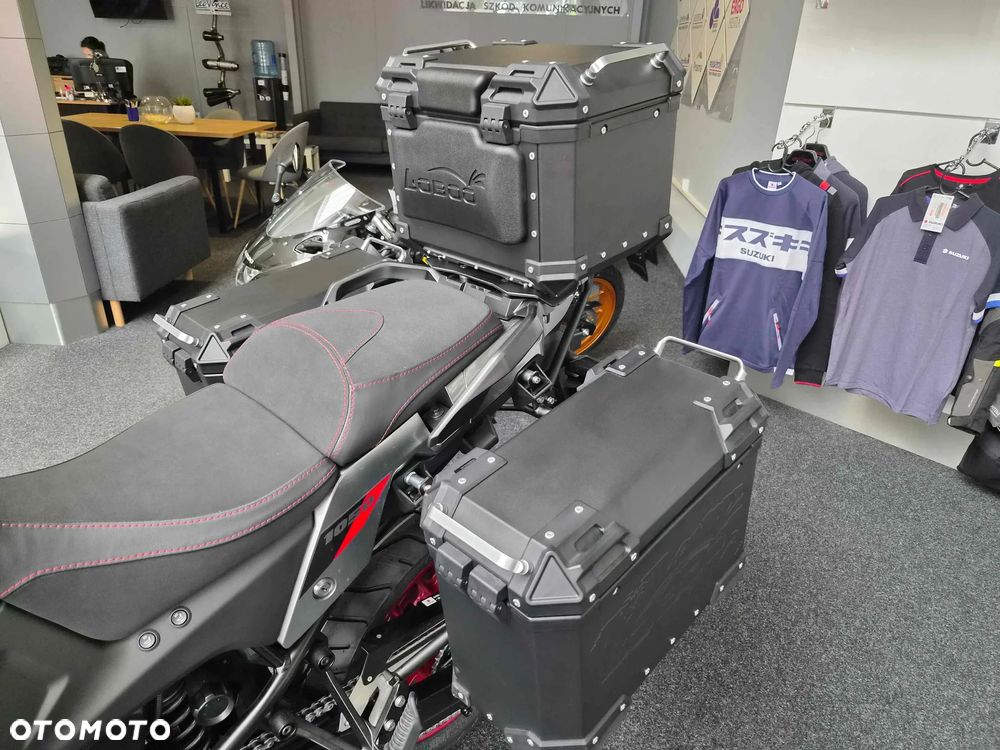 Suzuki V-STROM - 10