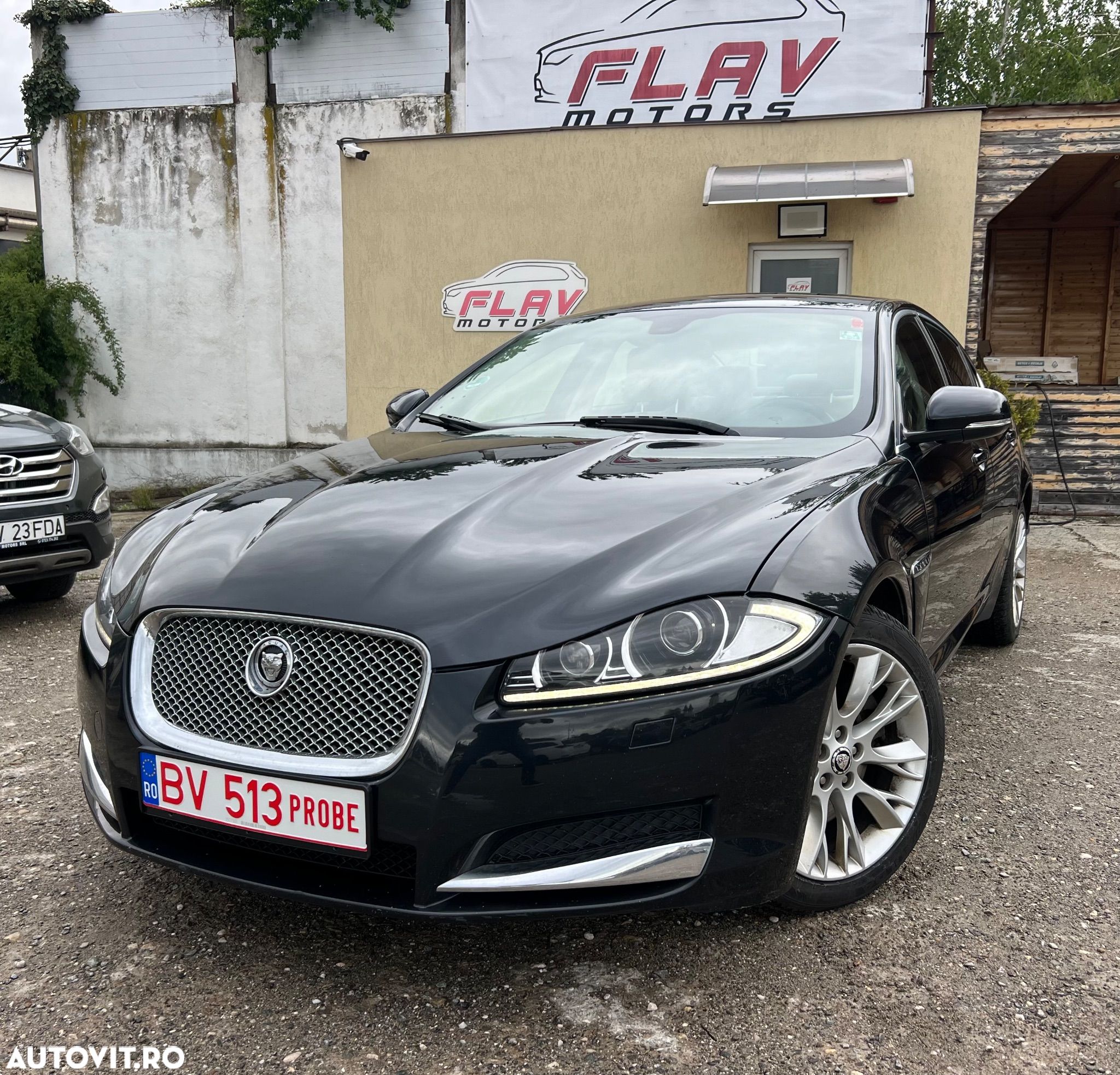 Jaguar XF 2.2D Premium Luxury - 1