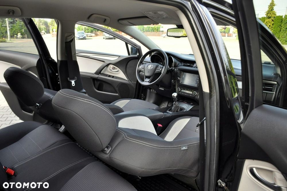 Toyota Avensis - 23