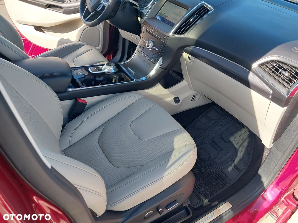 Ford Edge - 10