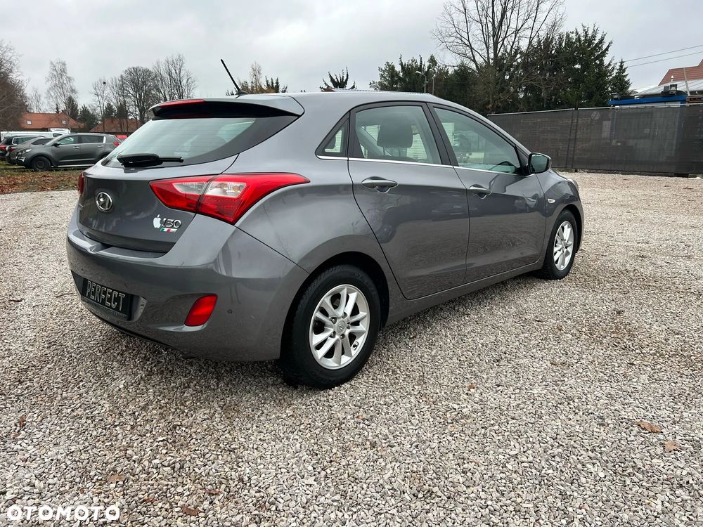 Hyundai i30 blue 1.6 GDI Trend - 11
