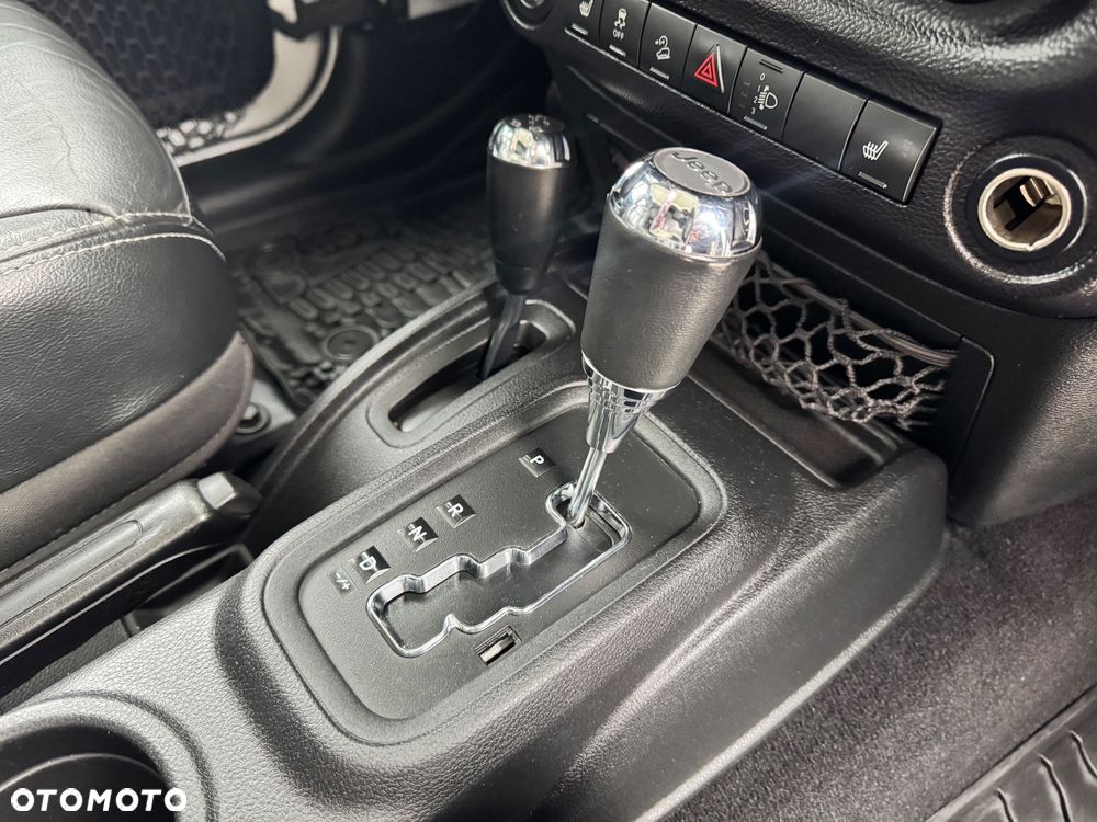 Jeep Wrangler Unlimited 2.8 CRD Automatik Sahara - 37