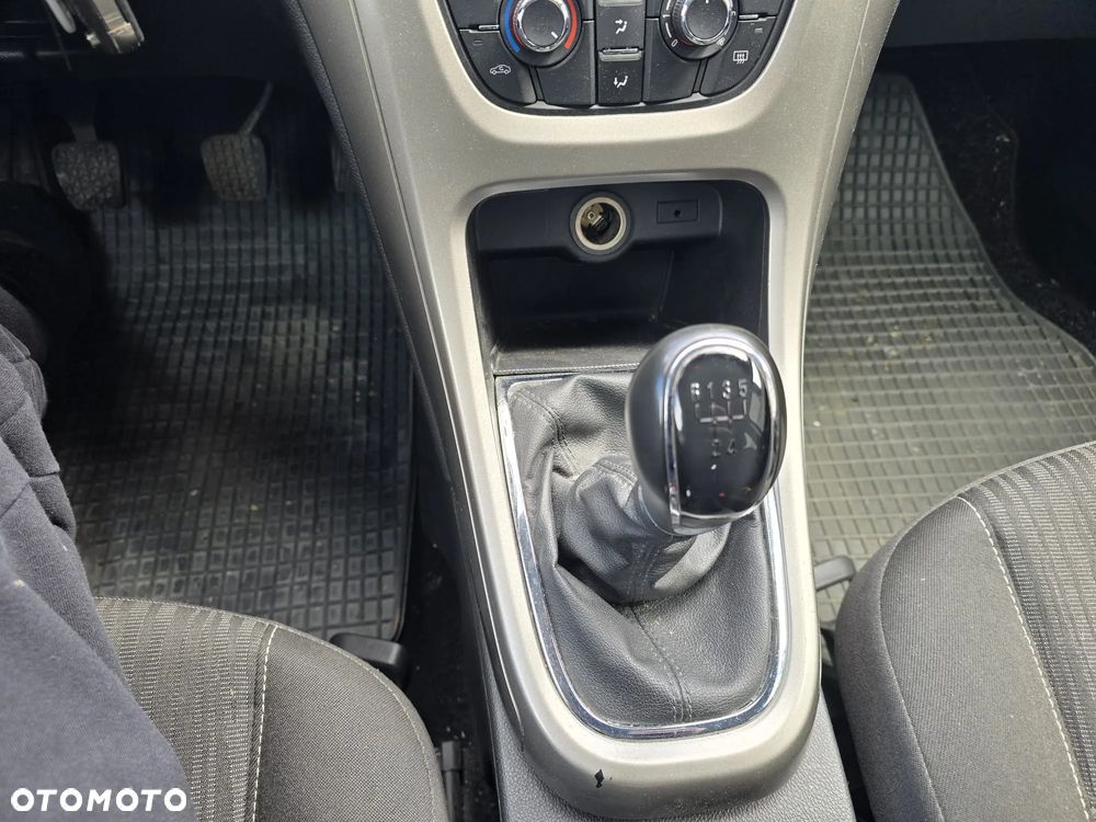 Opel Astra 1.4 150 Jahre - 15