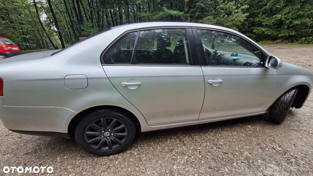 Volkswagen Jetta 1.4 TSI Comfortline - 4