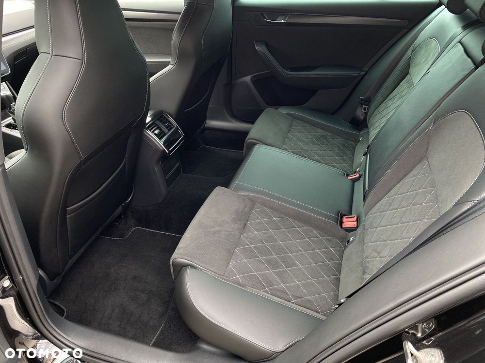 Skoda Superb 2.0 TDI SCR Sportline DSG - 14
