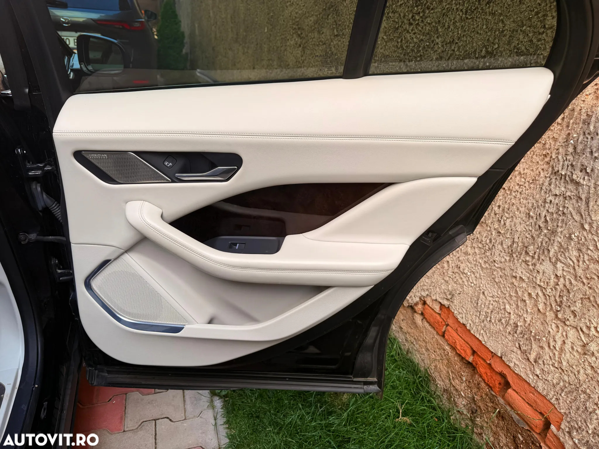 Jaguar I-Pace HSE - 18