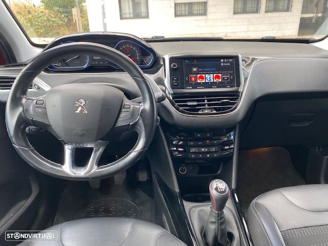 Peugeot 2008 1.2 PureTech Allure - 7