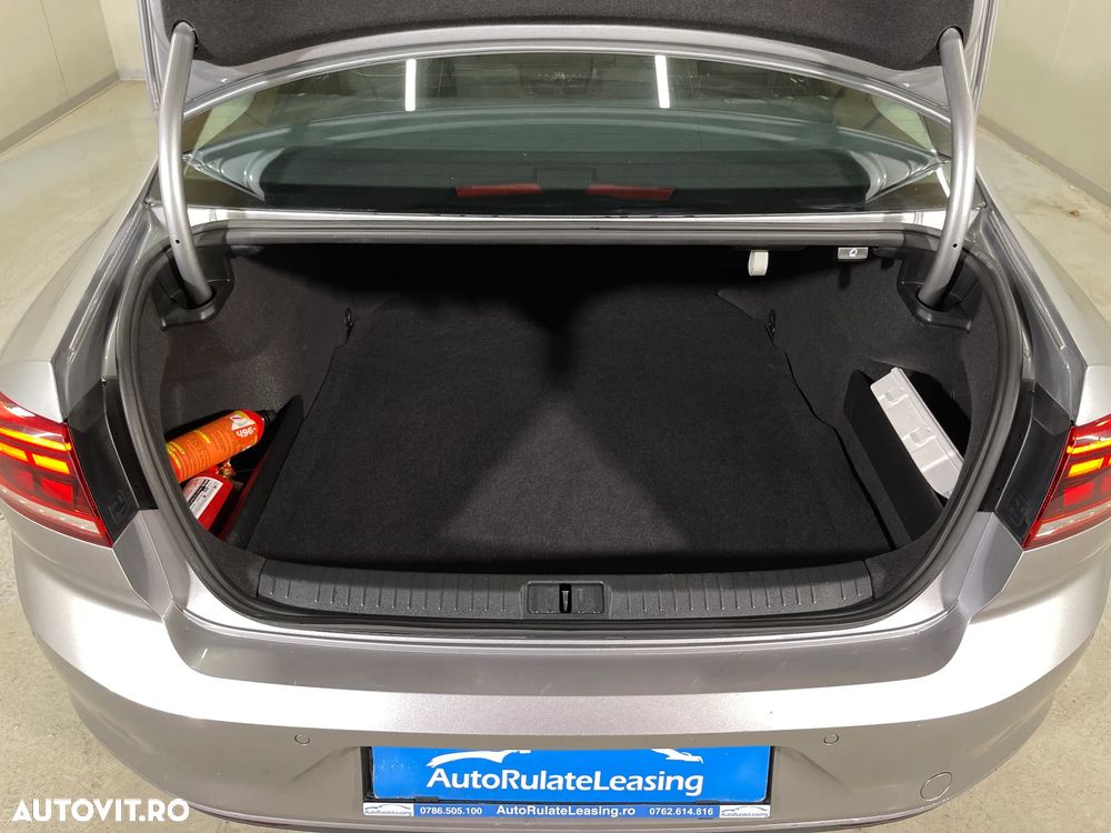 Volkswagen Passat 2.0 TDI Comfortline - 13